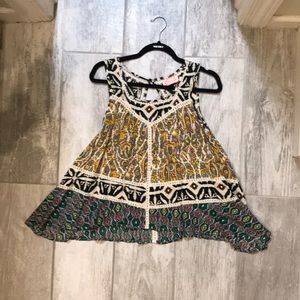 Sleeveless Aztec like flare blouse from Nashville
